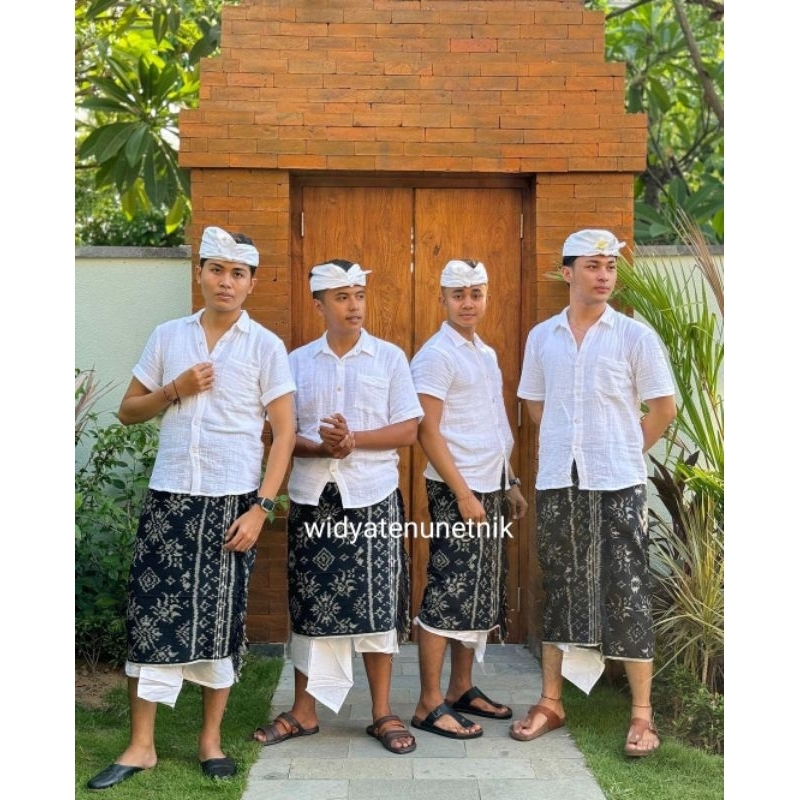 Saput Tenunan Blanket Motif klasik Bali Set Udeng putih premium