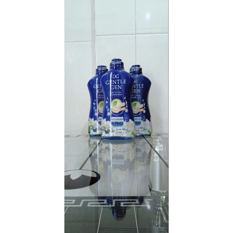 GG Gentle Gen Deterjen Cair 750ML - BIRU