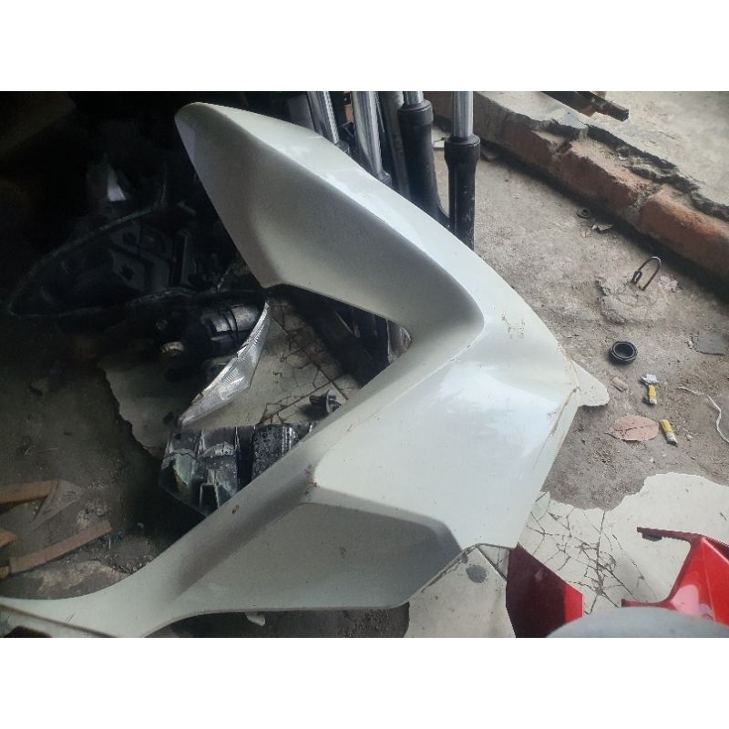 SAYAP KANAN HONDA PCX 150 BEKAS