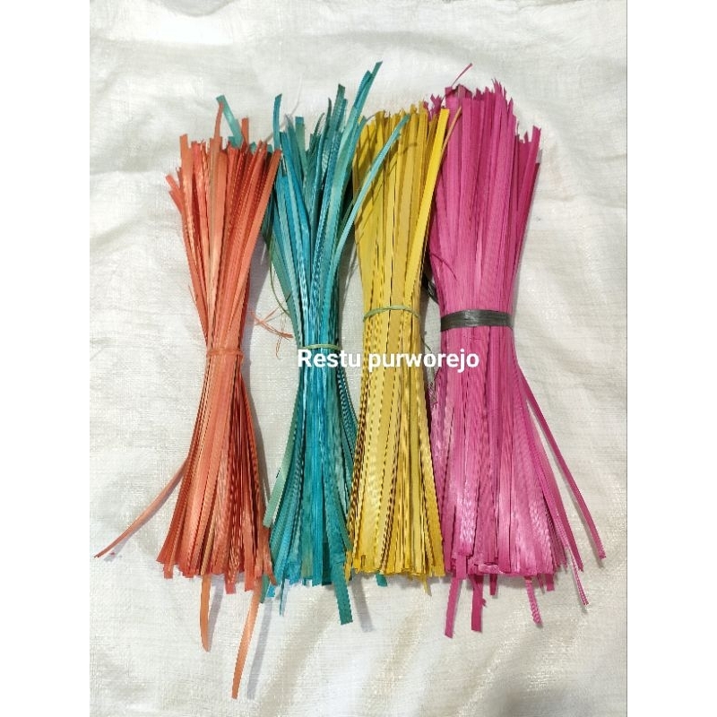 iratan Bambu Warna Warni ( isi=100.pcs ) Panjang 50.CM untuk anyaman kerajinan  prakarya