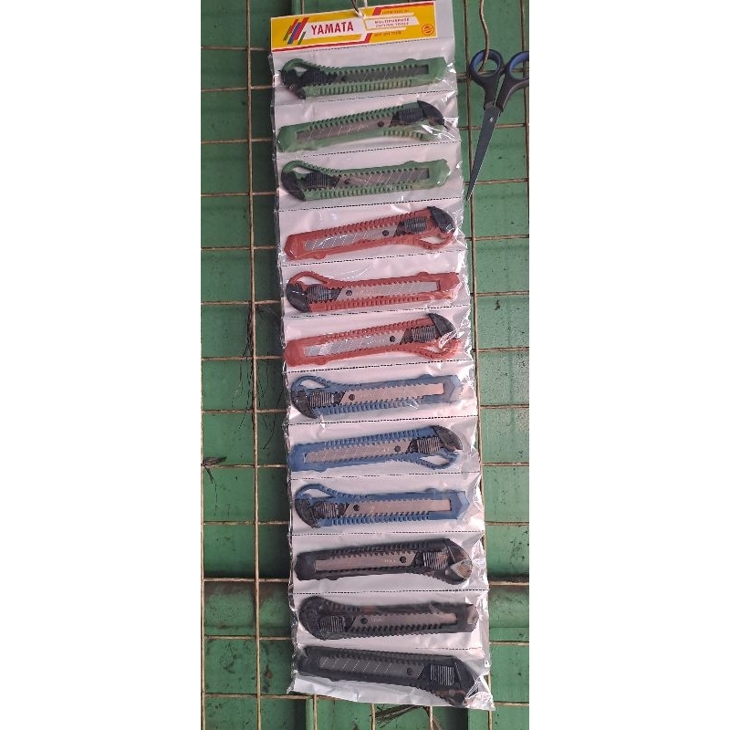 

pisau cutter besar biasa 12 pcs cutter
