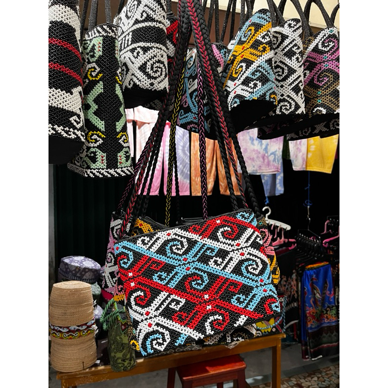 Tas Manik Khas Kalimantan
