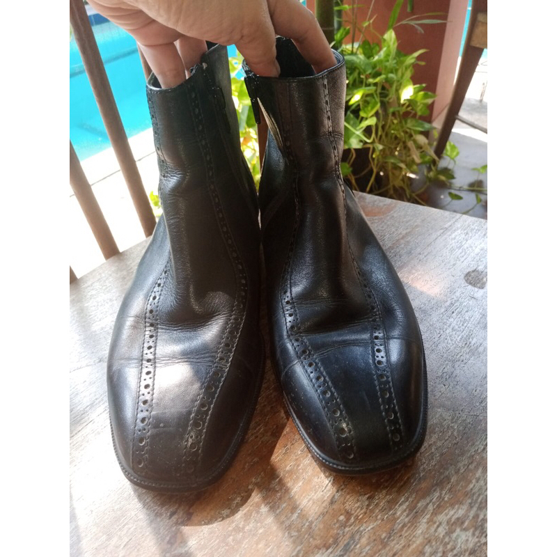 sepatu ankle boots  cowok motif preloved