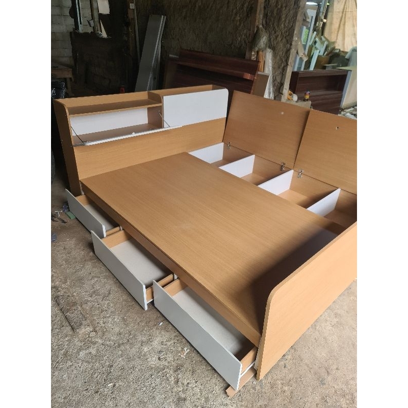 DIVAN/TEMPAT TIDUR MODERN TIPE RAK 200X140