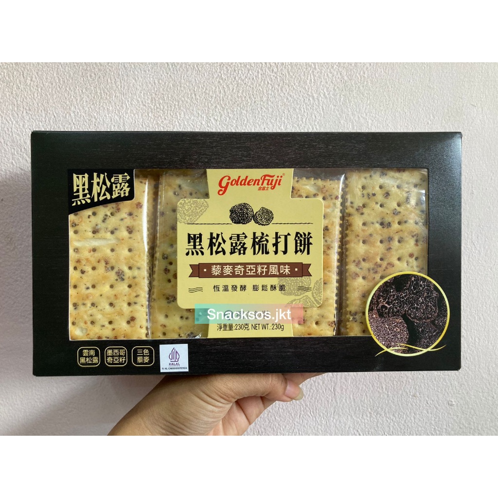 

bGF GOLDEN FUJI SEA SALT RYE BISCUIT / BLACK TRUFFLE WITH QUINOA AND CHIA SEED CRACKERS / CHIA SEED