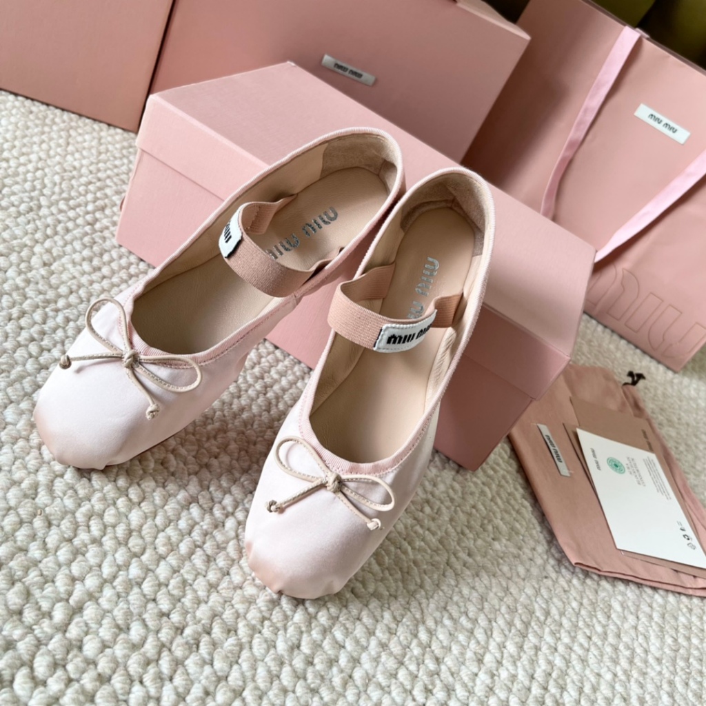 New 2024 Miu Shoes Ballerina Flatshoes Women's Fashionable Shoes