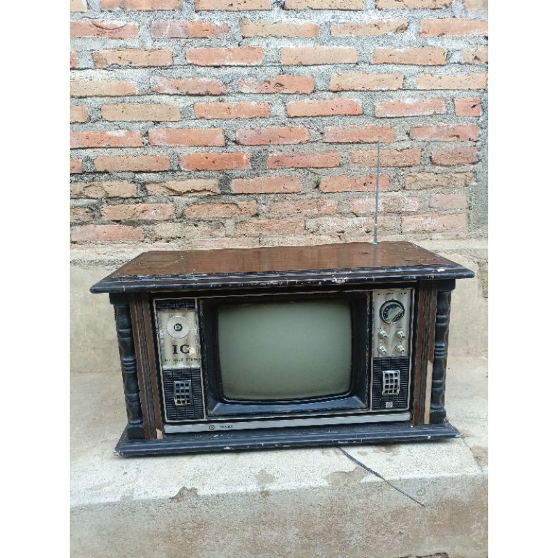 tv kayu antik jadul vintage