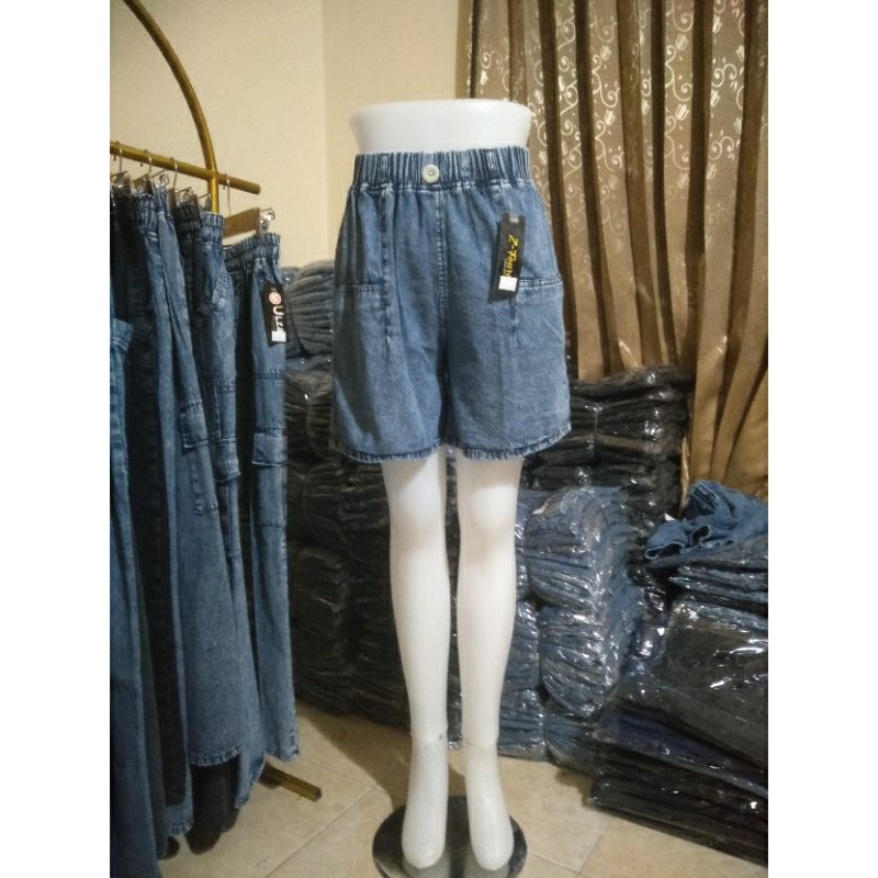 HOTPANTS JEANS POLOS STANDAR//HOTPANTS JEANS KANCING