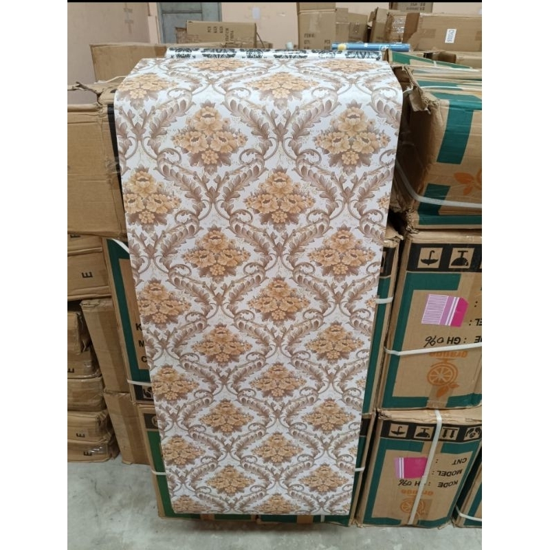 Wallpaper dinding 45cmx 10m motif batik gold polos embos cy1016