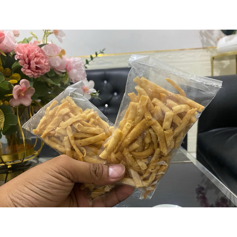 

Kue Bawang Original / Kue bawang khas padang /Stick Bawang / Stik bawang / Kripik Bawang