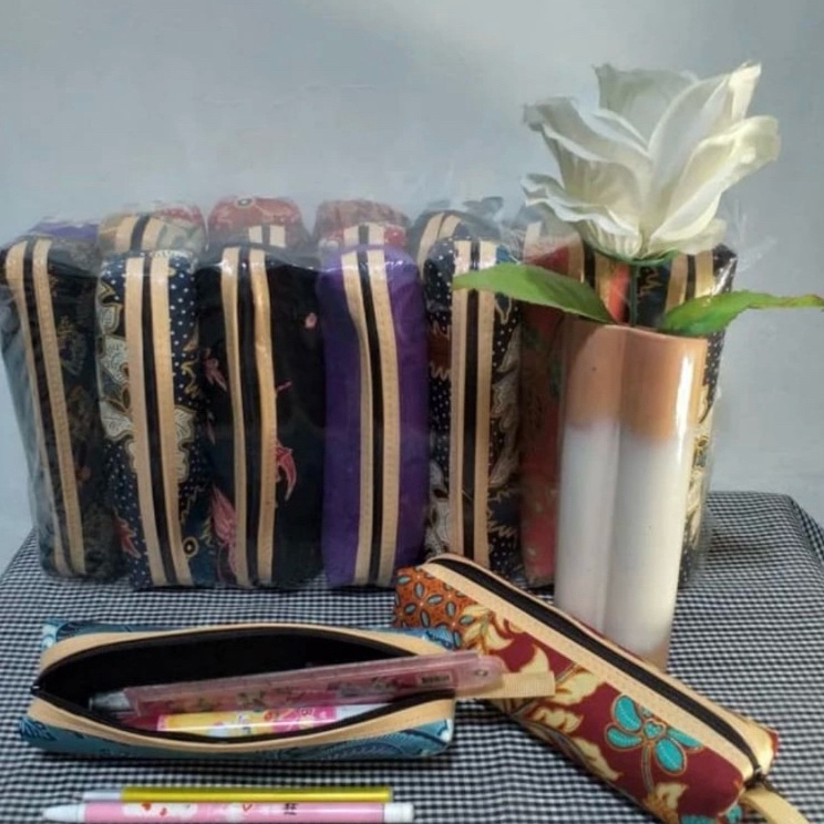 

Stock Update Tempat Pensil Batik Khas Jogja 1 kodi isi 2pcs Dompet Souvenir Oleh Oleh Khas Yogyakarta