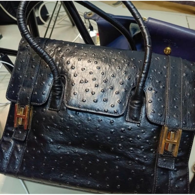 (Preloved Pedas) Hermes** Ostrich Vintage Dragbag 32 GHW