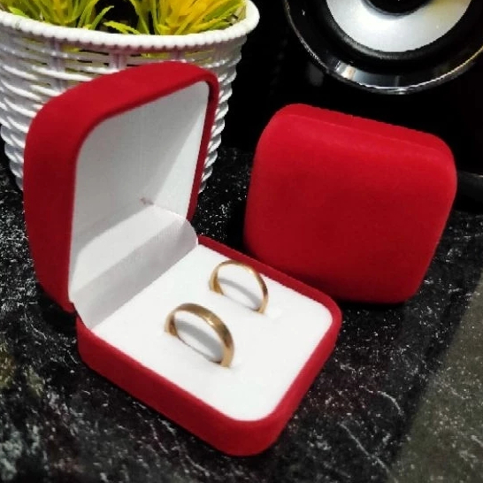 Kotak Tempat Penyimpanan Cincin Tunangan Pernikahan Isi 2 Cincin Sepasang