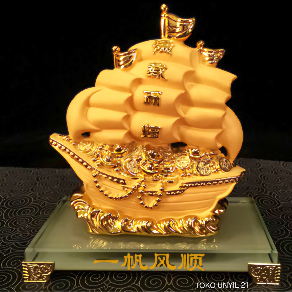 Kapal Harta Karun Patung Pajangan Perahu Kapal Layar Pinisi Naga Hoki Kado Hadiah Pajangan Meja Kant