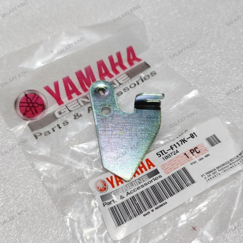 PLAT BESI DUDUKAN TAHANAN KABEL KUNCI JOK MIO SPORTY SMILE SOUL KARBU ORIGINAL