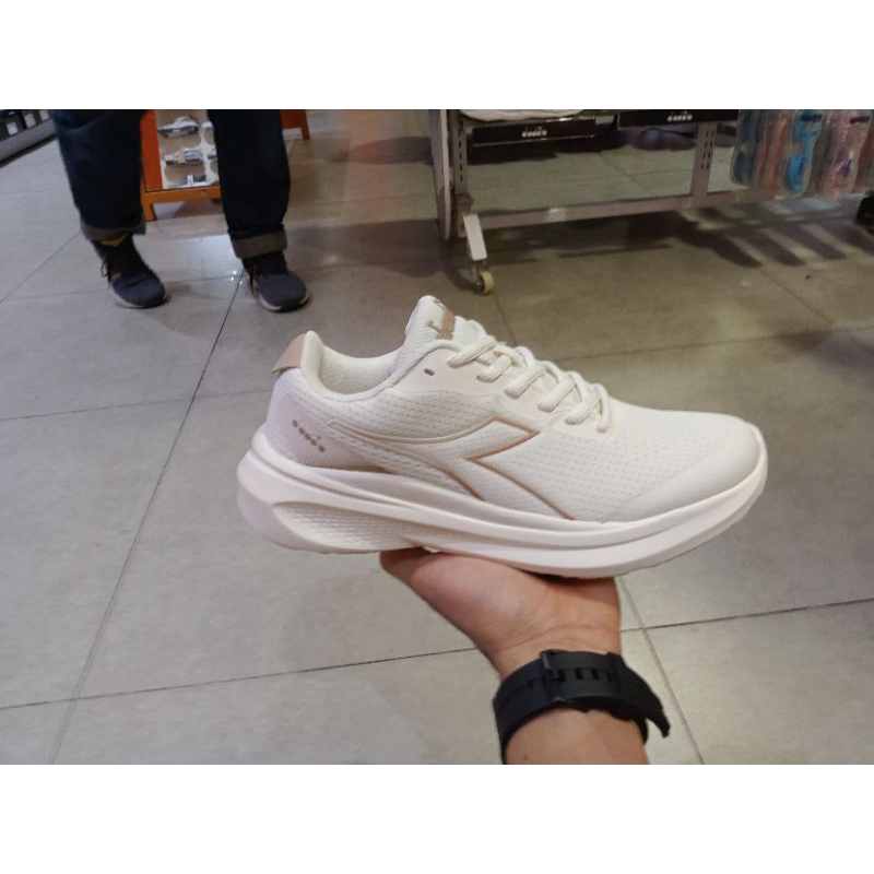Sepatu Diadora original wanita/Diadora Murdock women's running shoes -Beige