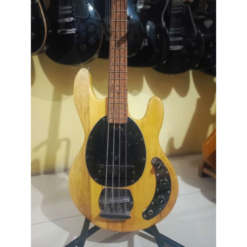 Bass Musicman custom natural