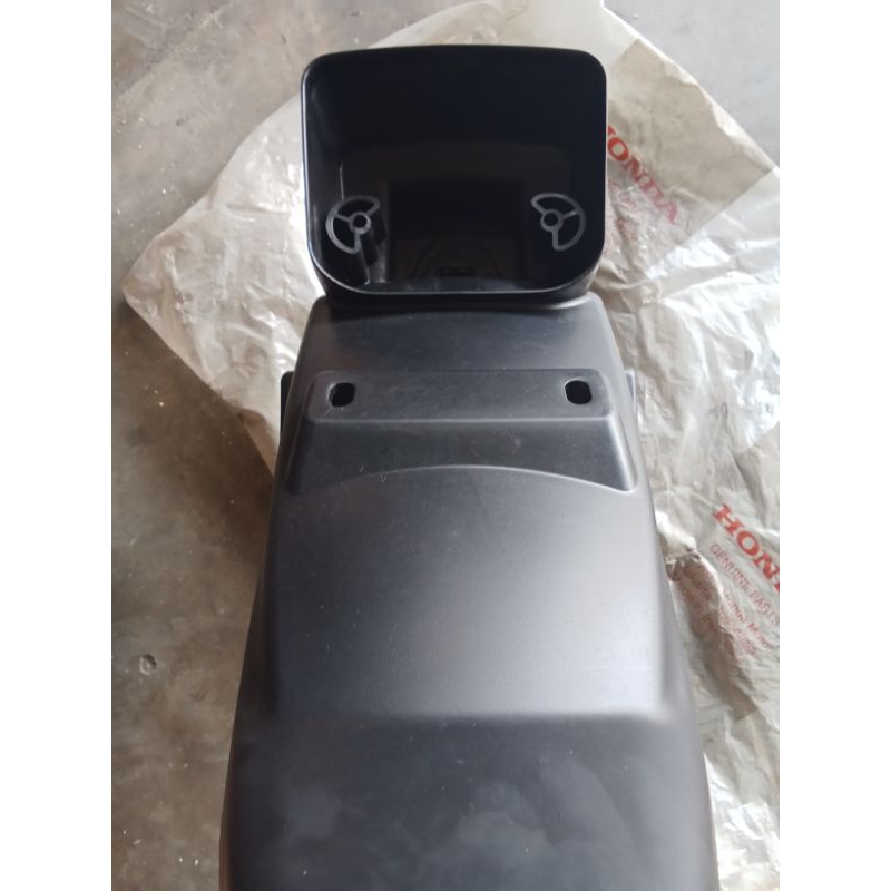 Spakbor Sayap Belakang Honda WIN 100 Original Honda Genuine Part.