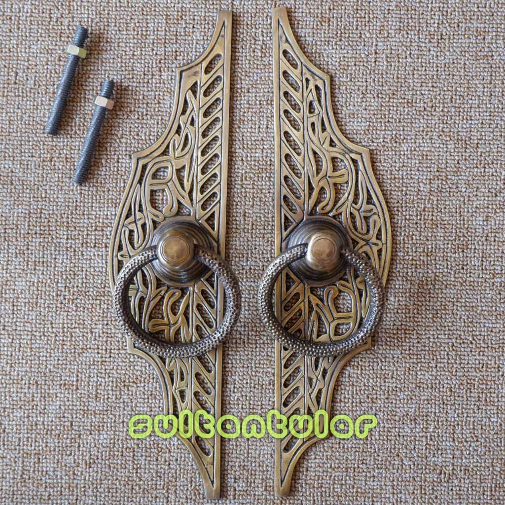 Handle tarikan pintu rumah gebyok kuno kuningan antik