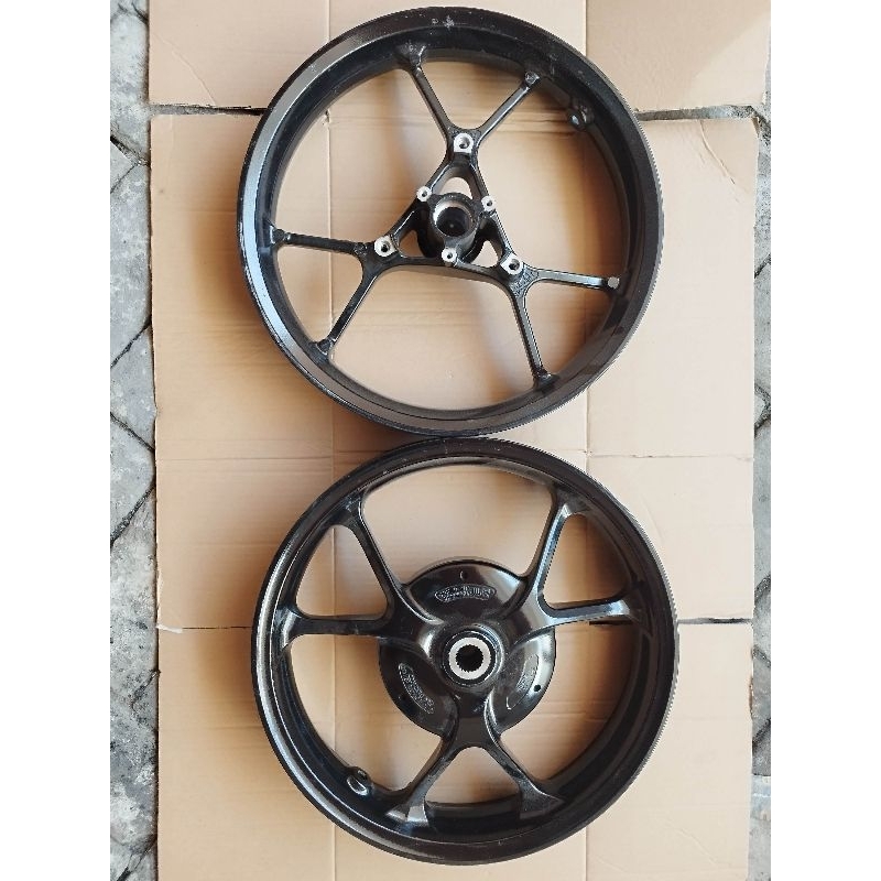 Velg Pelg Depan dan belakang Yamaha Lexi Original yamaha