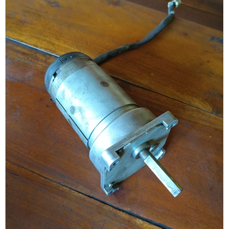 Motor Gearbox Dc 24V Torsi 70Kg.Cm