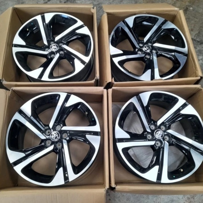 VELG MOBIL BEKAS ORIGINAL YARIS CROOS RING 18 LEBAR 7 ET45 PCD 5X100