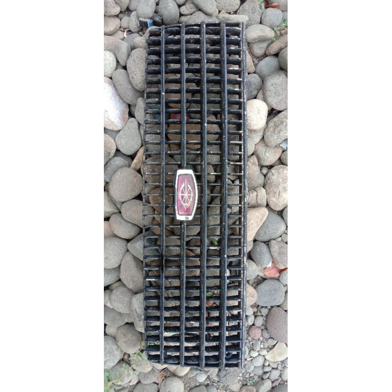 gril grile grill Toyota Corona RT100 RT104 original bekas