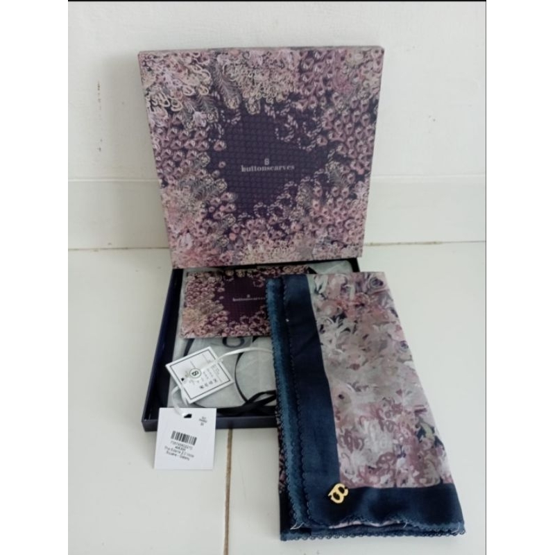 Preloved Buttonscarves The Ederra 2.0 Galaxy