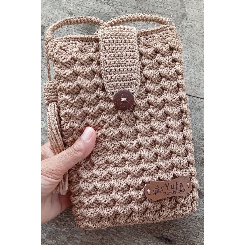 tas hp rajut kekinian  motif prada,asli handmade