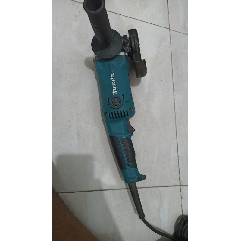 Gerinda makita 5 inc GA6020 second