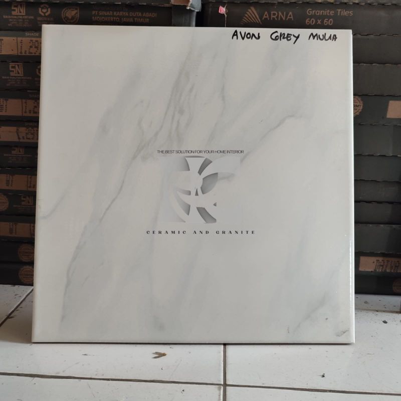 Keramik lantai mulia 40x40cm avon grey / glossy