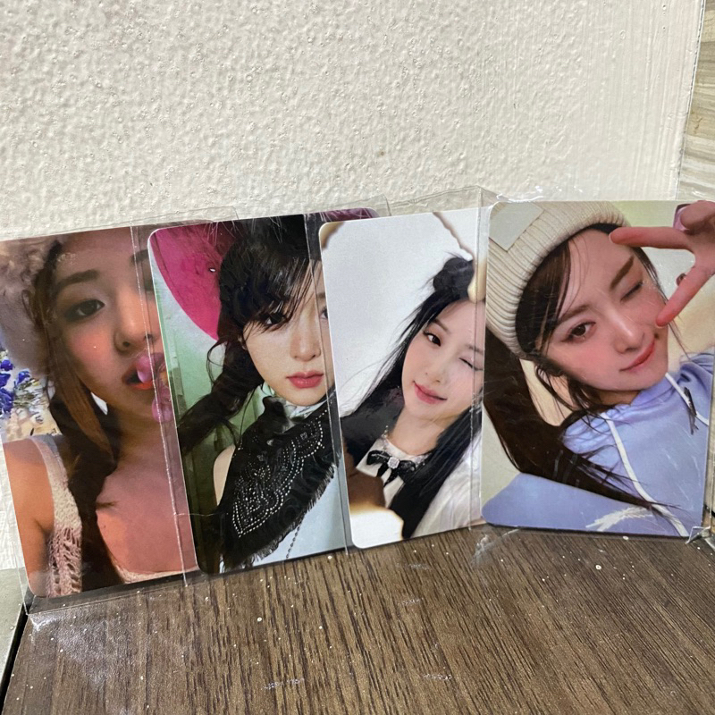 Le Sserafim Yunjin Photocard - Replika