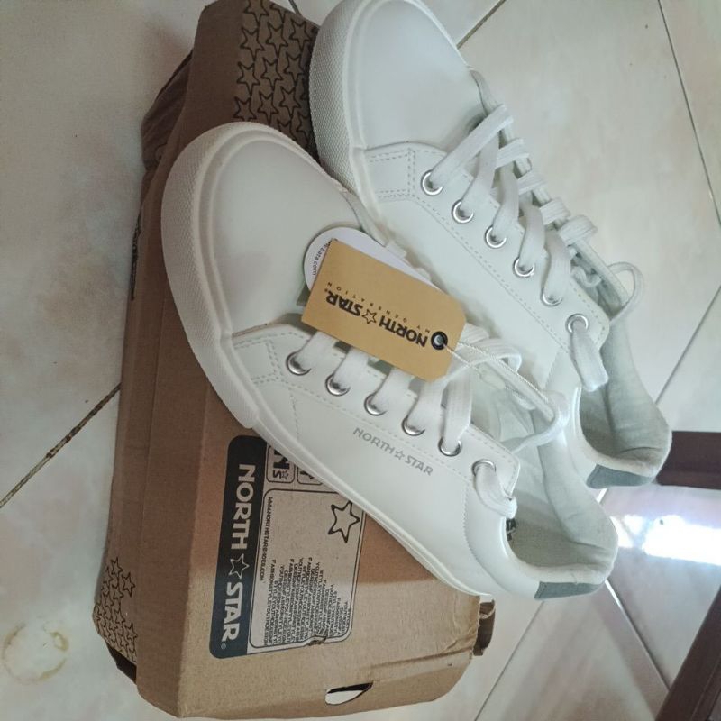 Sepatu bata north star
