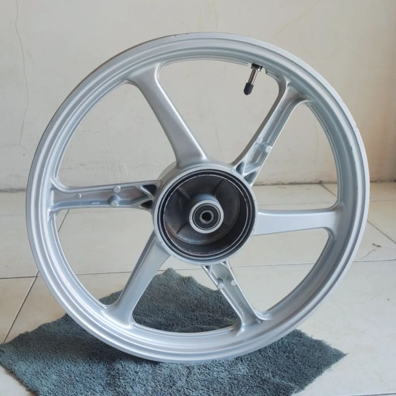 Velg Belakang Jupiter z Cw Castwheel Original copotan bekas bawaan motor