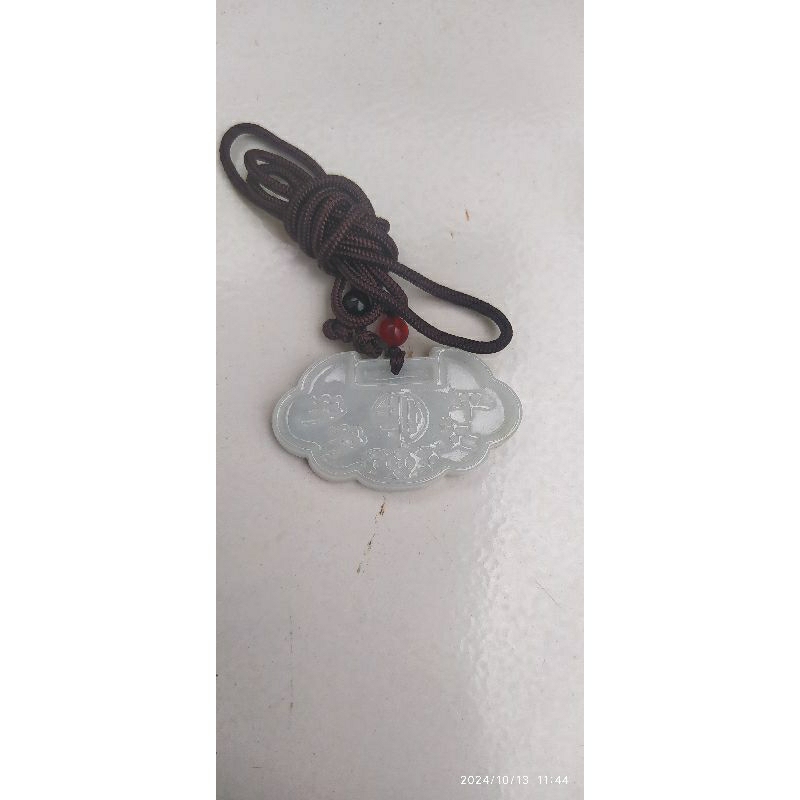 liontin/pendant jade Ruyi lock
