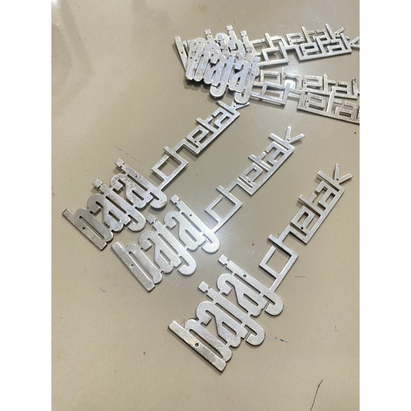 emblem bajaj chetak original nos