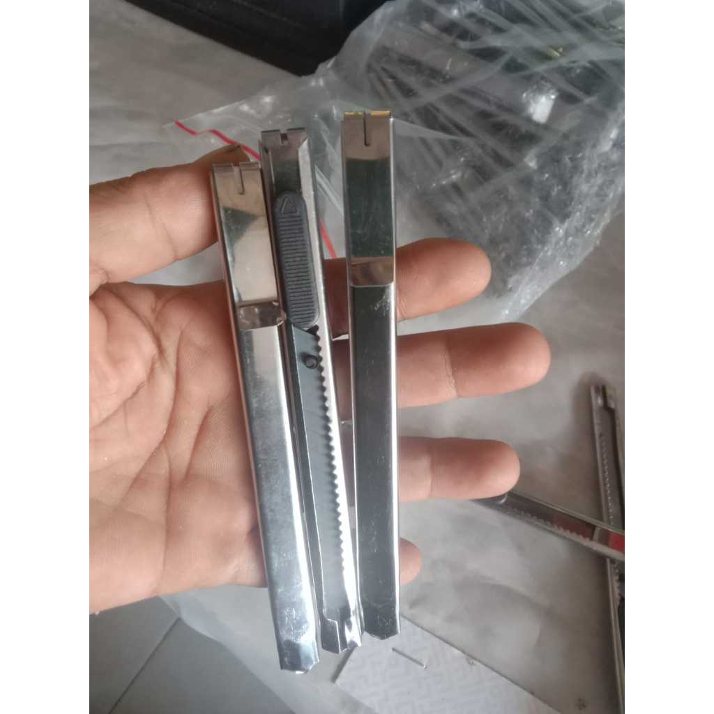

Pisau Cutter Besi Mini / Pisau Cutter Stainless / Cutter Stainless Cutter Renceng Termurah