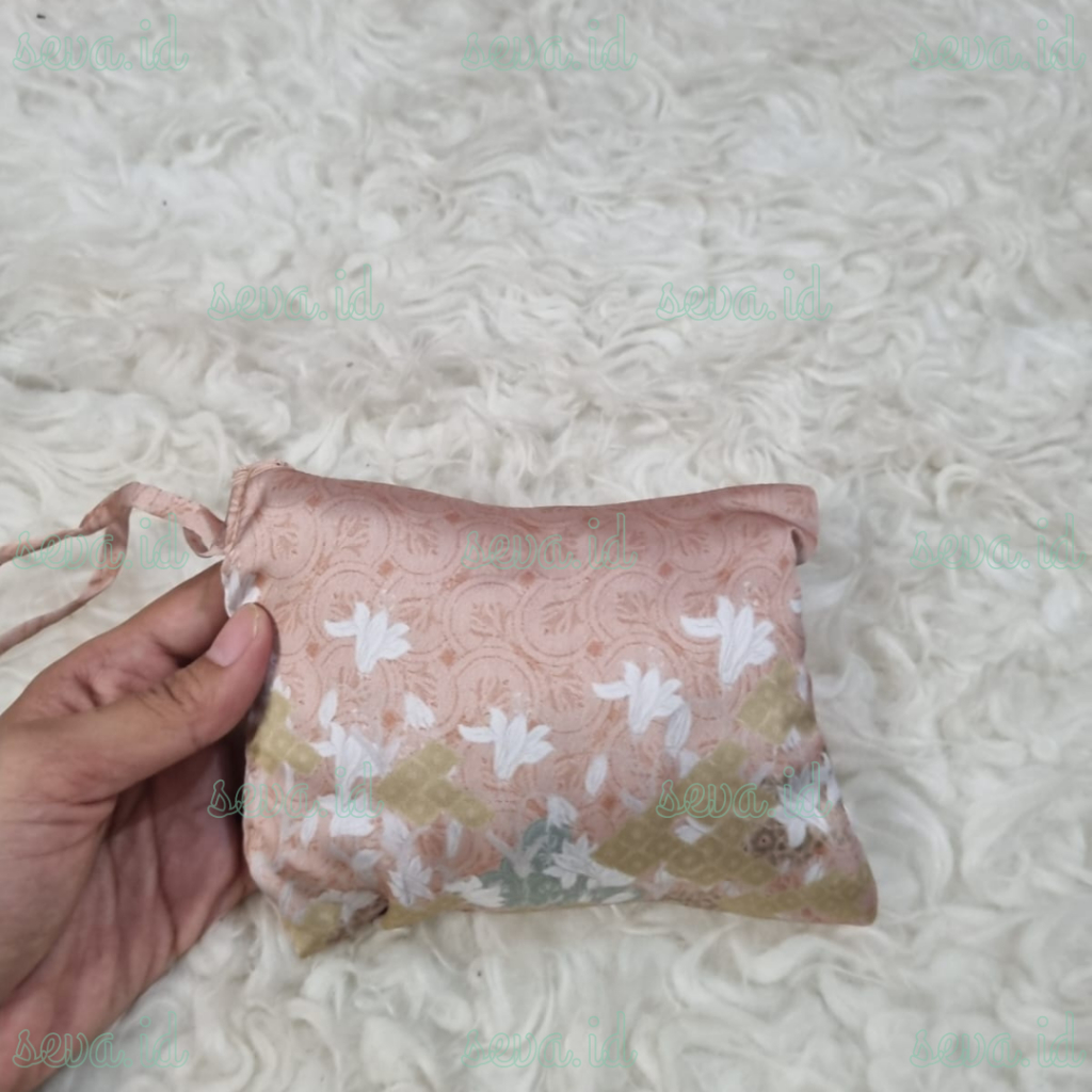 BUTTONSCARVES BS SALE Maharani Apricot Prayer Robe Kids BUTTONSCARVES MUKENA DEFECT MINOR BS KIDS PR