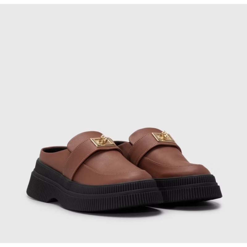 Preloved Sendal Sandal Sepatu Mules Adorable Projects size 38