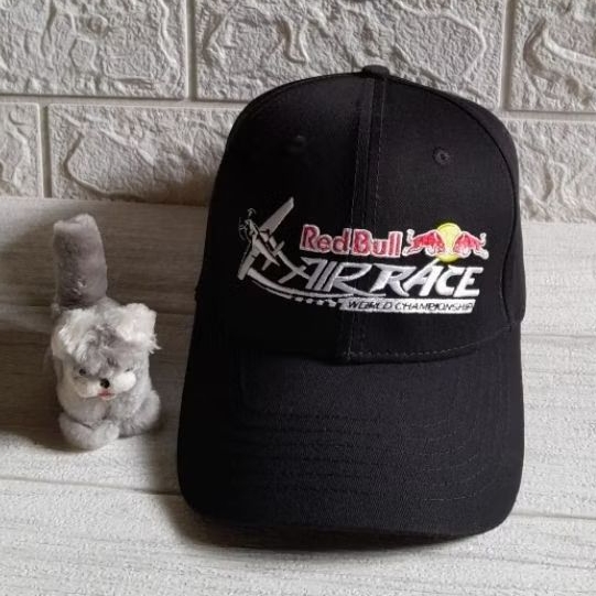 Topi Red Bull