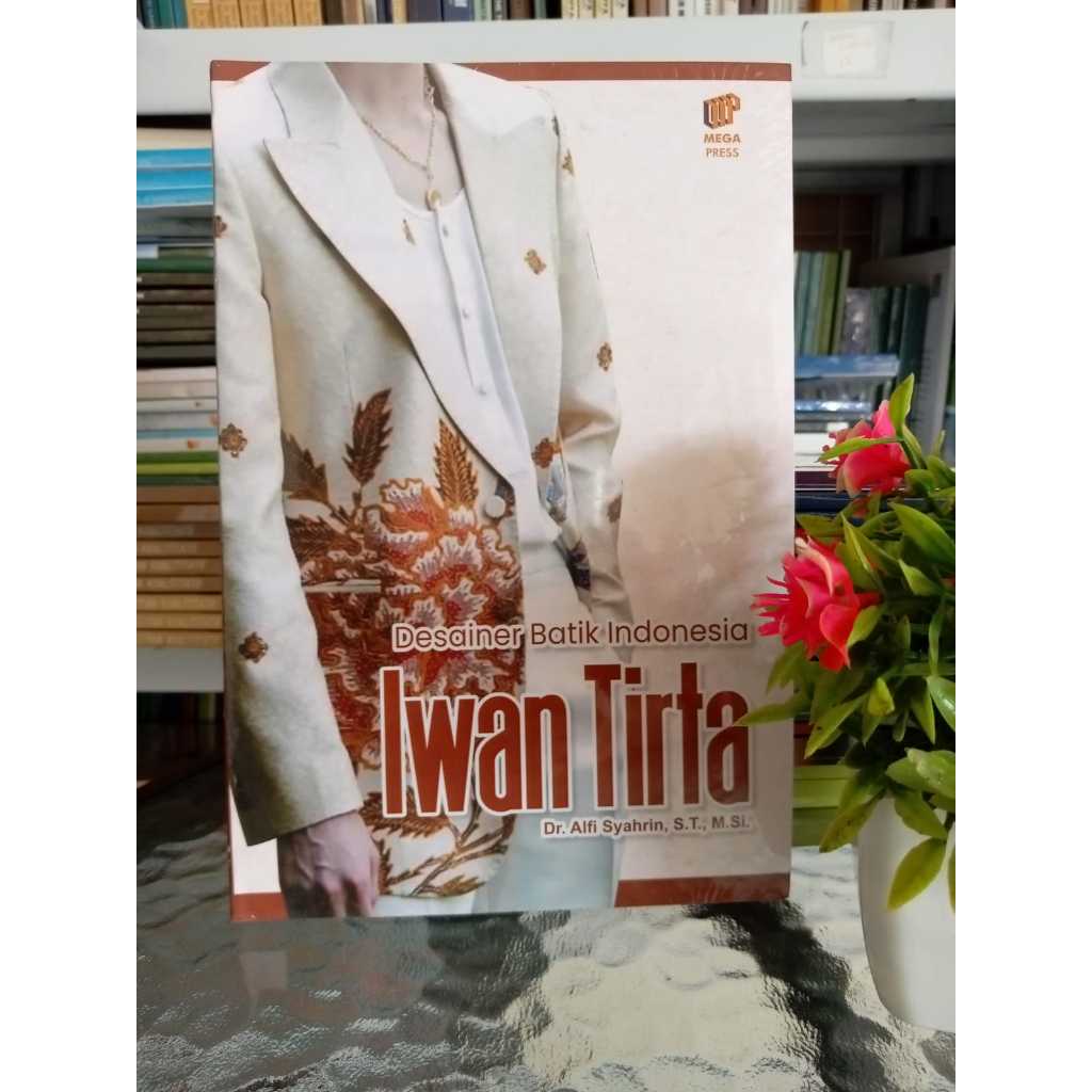 Desainer Batik Indonesia: Iwan Tirta