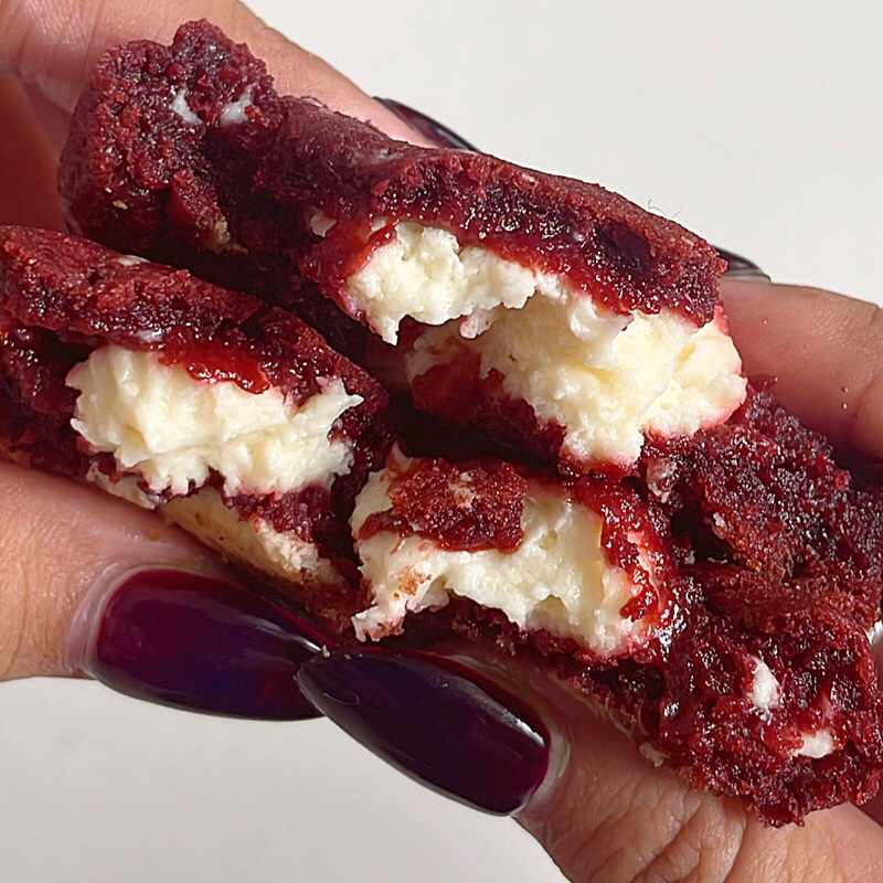 

Red Velvet Cheese Soft Cookies by Havany’s Kitchen