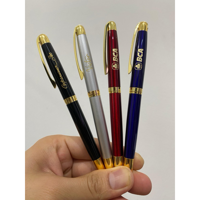 

Gratis Grafir nama | Laser Logo Perusahaan | Pulpen Custom Nama | Pulpen Roller | Pulpen Tinta gel Hitam | Promosi | Roller Pen RB JR 9330