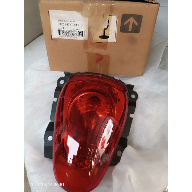 lampu belakang stoplamp Honda Scoopy karbu original ahm