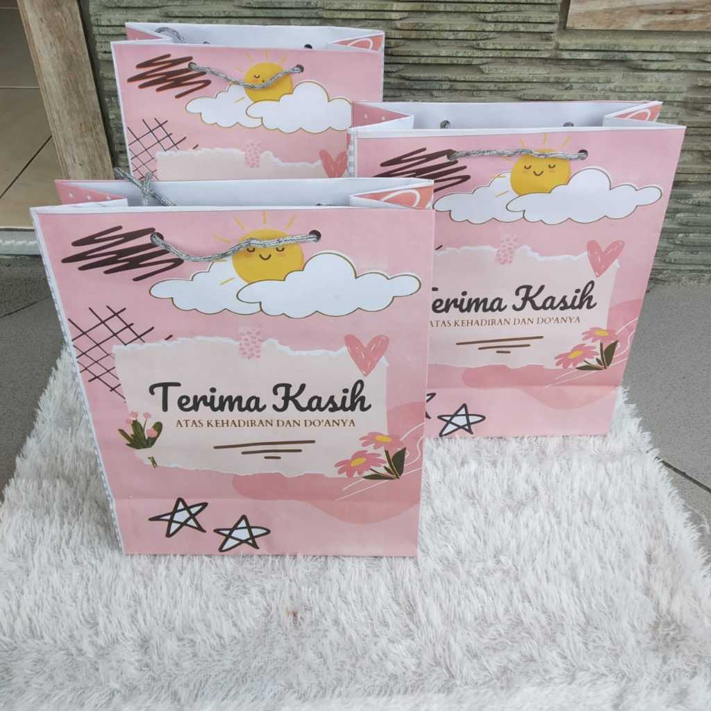 

1 pack ( isi 12 pcs ) PAPER BAG FULL COLOUR TAS BINGKISAN | TAS HAJATAN PARCEL (size 20x10x25)