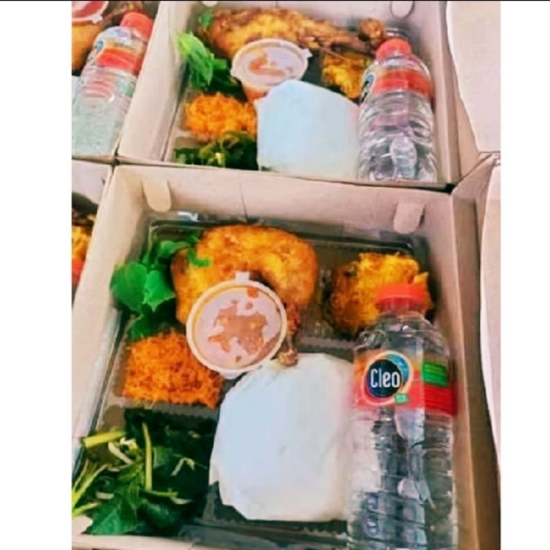 

Juragan Catering - Paket Nasi Box Hemat Paling Murah Ayam Serundeng Enak Lezat Halal