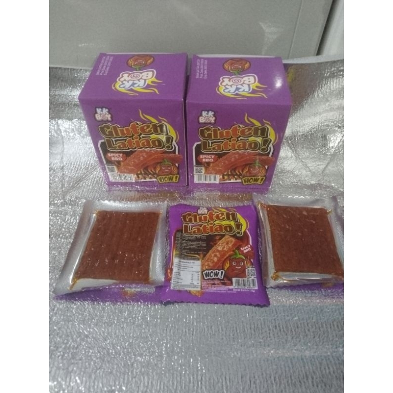 

LATIAO VIRAL KK BOY GLUTEN LATIAO SPICY BBQ 1 box isi 20 pcs