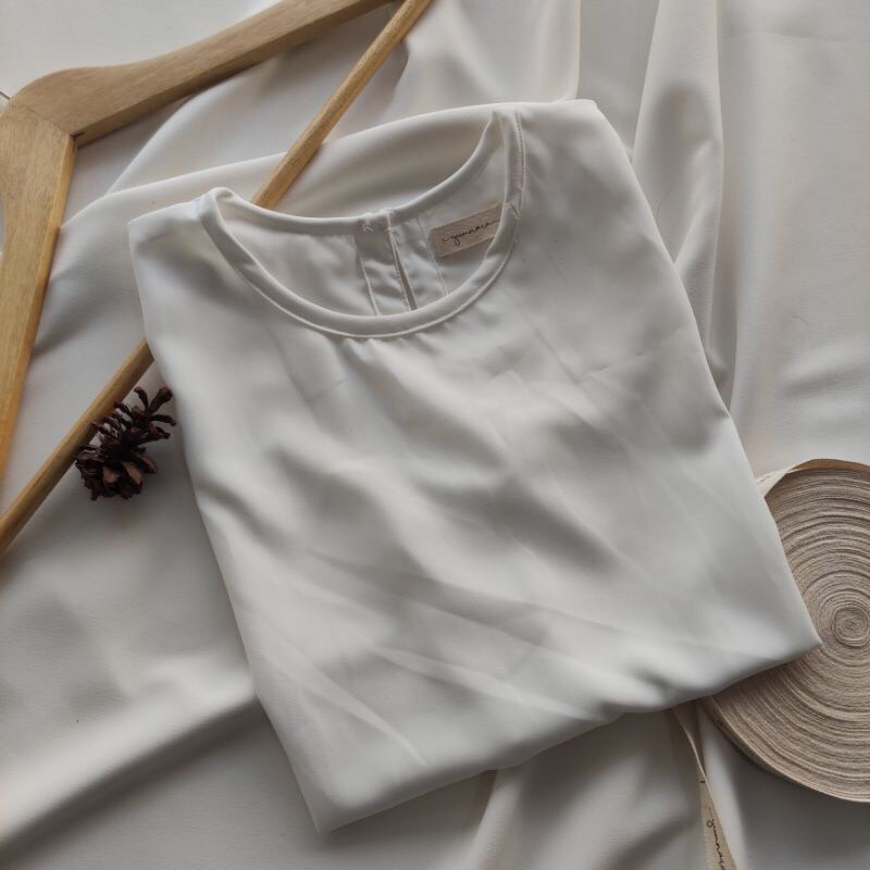 PRELOVED Yumna Sleeveless Inner Brokenwhite size XL by Yumnara