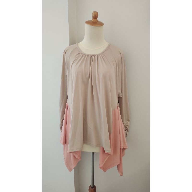 Atasan Wanita Kaos Asimetris