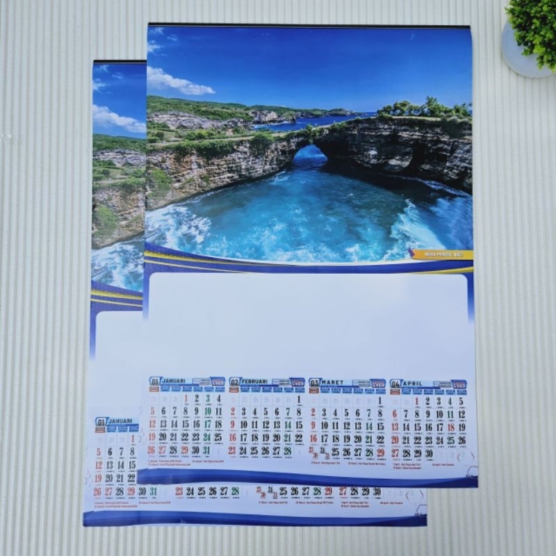 

kalender 2025 3 lembar 4 bulanan ukuran 38x54 cm gambar pemandangan (terima castume cetak merek)